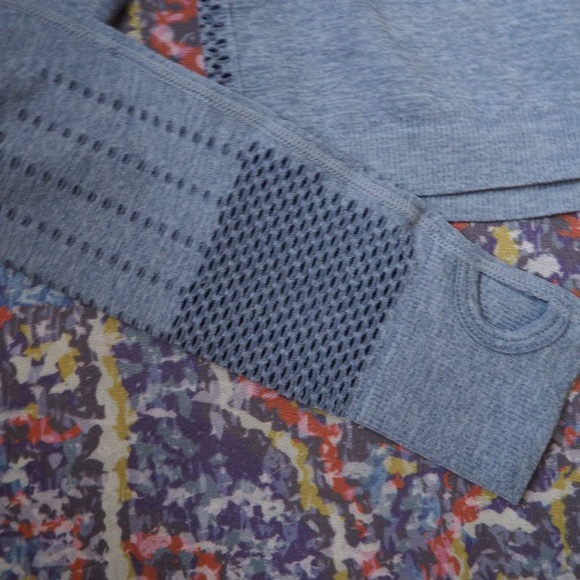 Gray Activewear long sleeve top with thumb holes - Picture 2 of 3